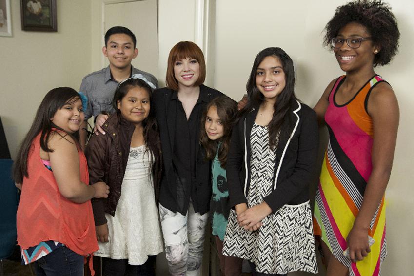 CarlyRaeJCrew's tweet photo. @carlyraejepsen at her concert for #MakeARoom http://t.co/gYt6etvCY3