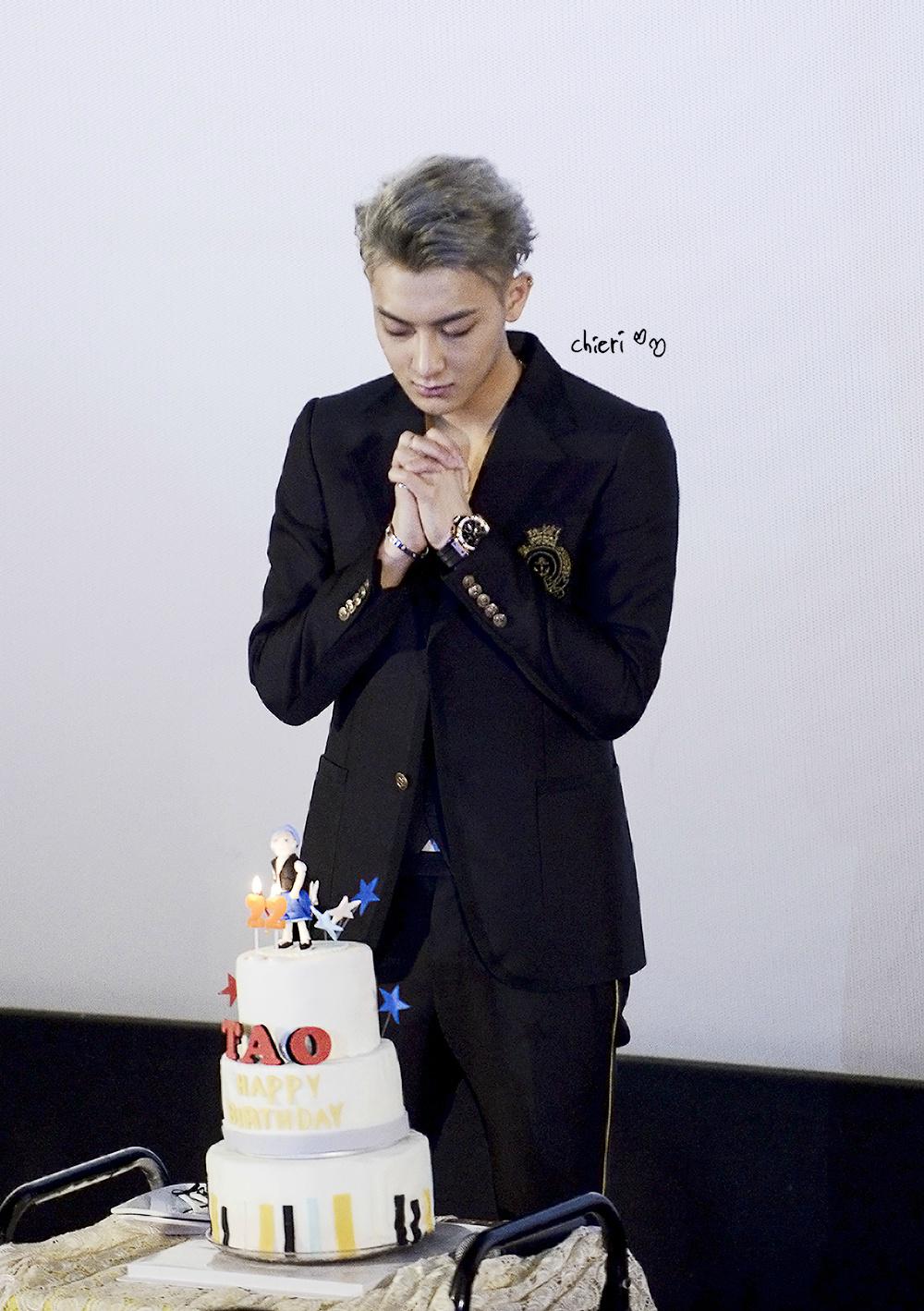 I WISH A VERY HAPPY BIRTHDAY. MAY GOD WILL ALWAYS BLESS YOU FOREVER. I LOVE YOU HUANG ZITAO 