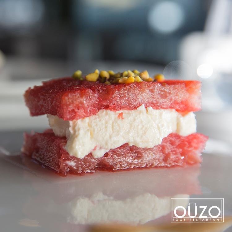 OuzoRoof's tweet photo. Ouzo Roof deneyiminizi, birbirinden güzel tatlılarımızdan biriyle tamamlayın. #ouzoroof #dessert #artofculinary http://t.co/Gllb7F0RMo