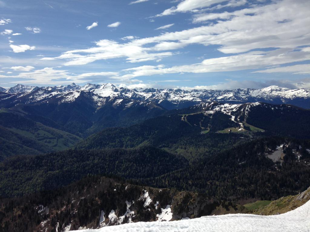 facedelaplaplap's tweet photo. Écouter @TheoPaulGab entre le chant des oiseaux à la montagne le temps d'une pause, quoi de mieux ? http://t.co/0CBgwqO6Lb
