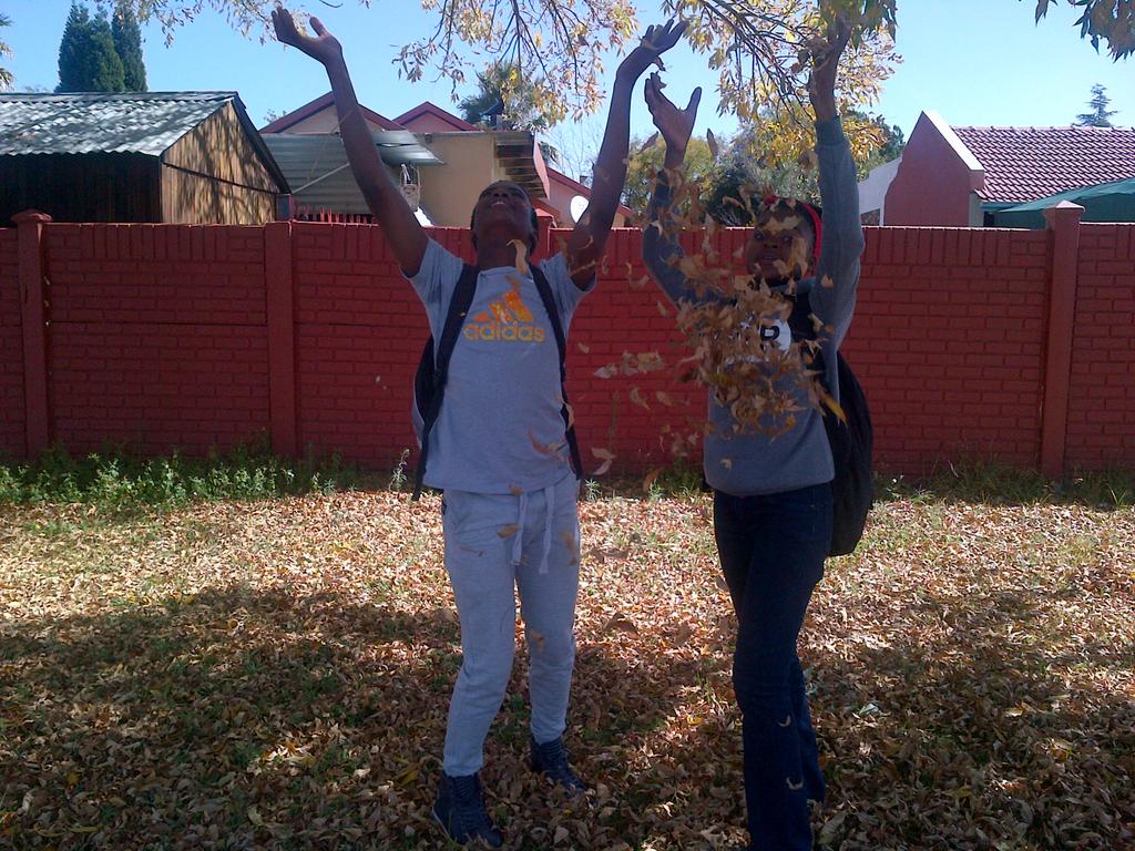 LutendoNathi's tweet photo. #AUTUMAREFALLIN http://t.co/6txuiorxu9