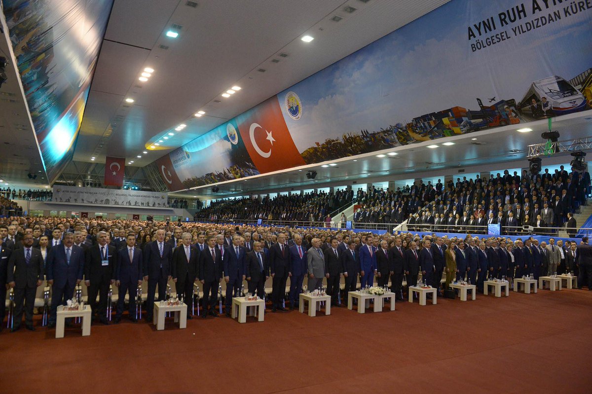 herkesicinCHP's tweet photo. Genel Başkanımız Kemal Kılıçdaroğlu'nun, TOBB'daki konuşmasından kareler... http://t.co/NsPuhnDqvC