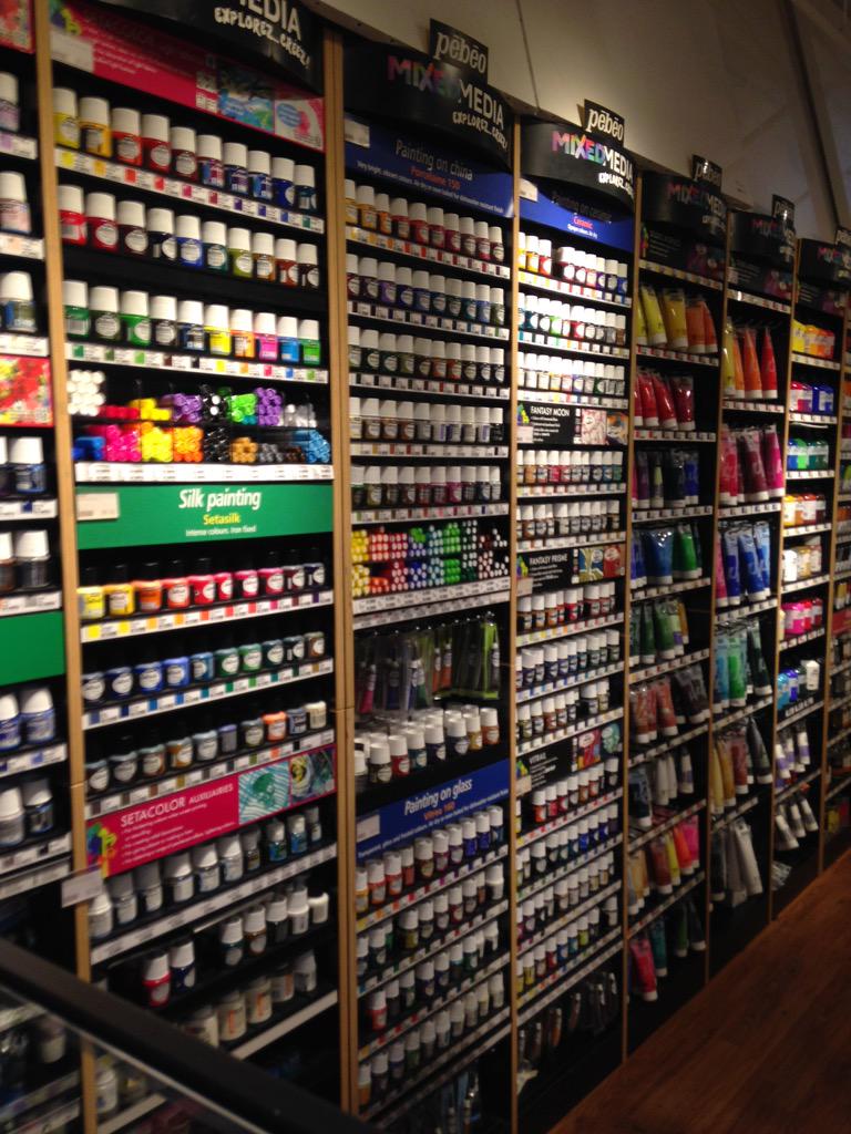 HarrisonFlyHigh's tweet image. An underrated art shop called 'overjoyed' located near lasalle. super hidden from the public, but worth to go n see.