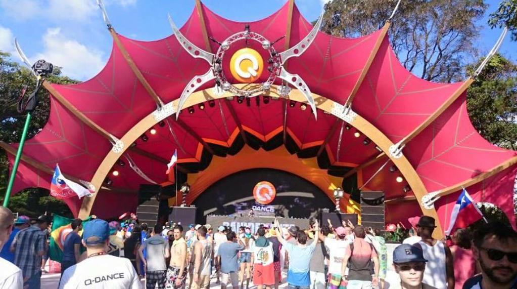 HardstylersESP's tweet photo. Escenario de Q-dance en el festival Tomorrowland Brasil 2015 #hard4ever http://t.co/qGGBrGAqEE