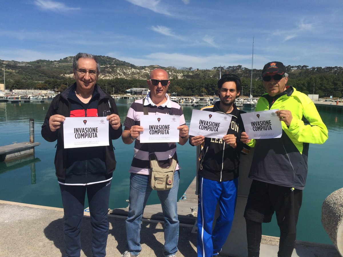 kkkmarano's tweet photo. Missione compiuta #roccellasubacquea è stata invasa e la #cultura liberata.
#invasionidigitali #invadicalabria http://t.co/5PqRn3ycz3