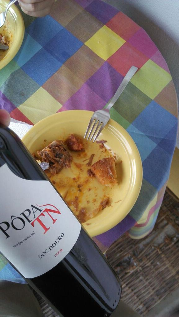 nunovieira's tweet photo. ensopado de borrego com @QtaDoPopa tn 09. oh happy days #popafriends http://t.co/FiaLd3oA4i
