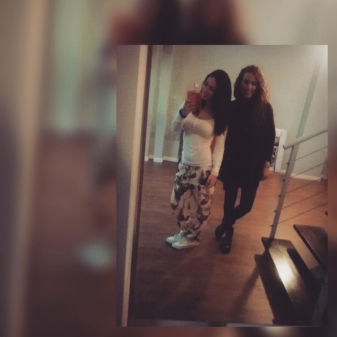 Aman_amanda7's tweet photo. Te quiero en todos los lados @Almuudena_23 🙈👧👧😍😘💜 http://t.co/GpnrE7ie4A