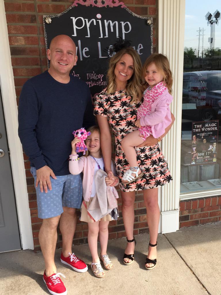 danjambrands's tweet photo. Little visit to mommy on a busy Derby Day! #primptastic #primpstylelounge #DerbyDay http://t.co/0z9ZPPMPkd