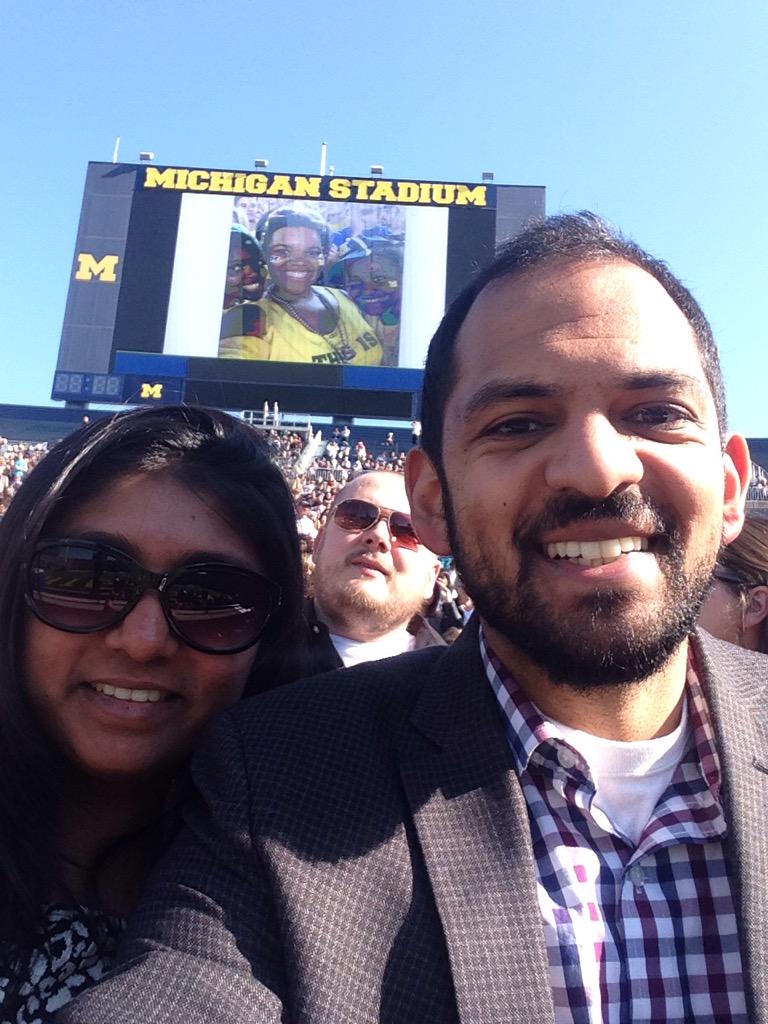 Naps_on_Sunday's tweet photo. Can someone start a wave? #MGoGrad @umich http://t.co/BBZLHdRlZ8