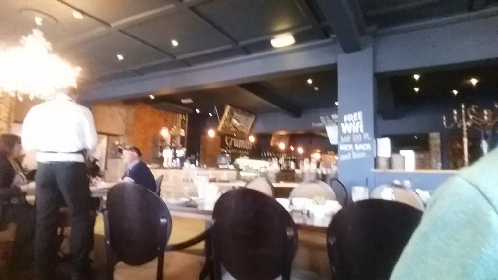 PBT28's tweet image. @LetThereBCrumbs this table behind us was left untouched for a good 40 mins... +plus there was others. #retweetthat!