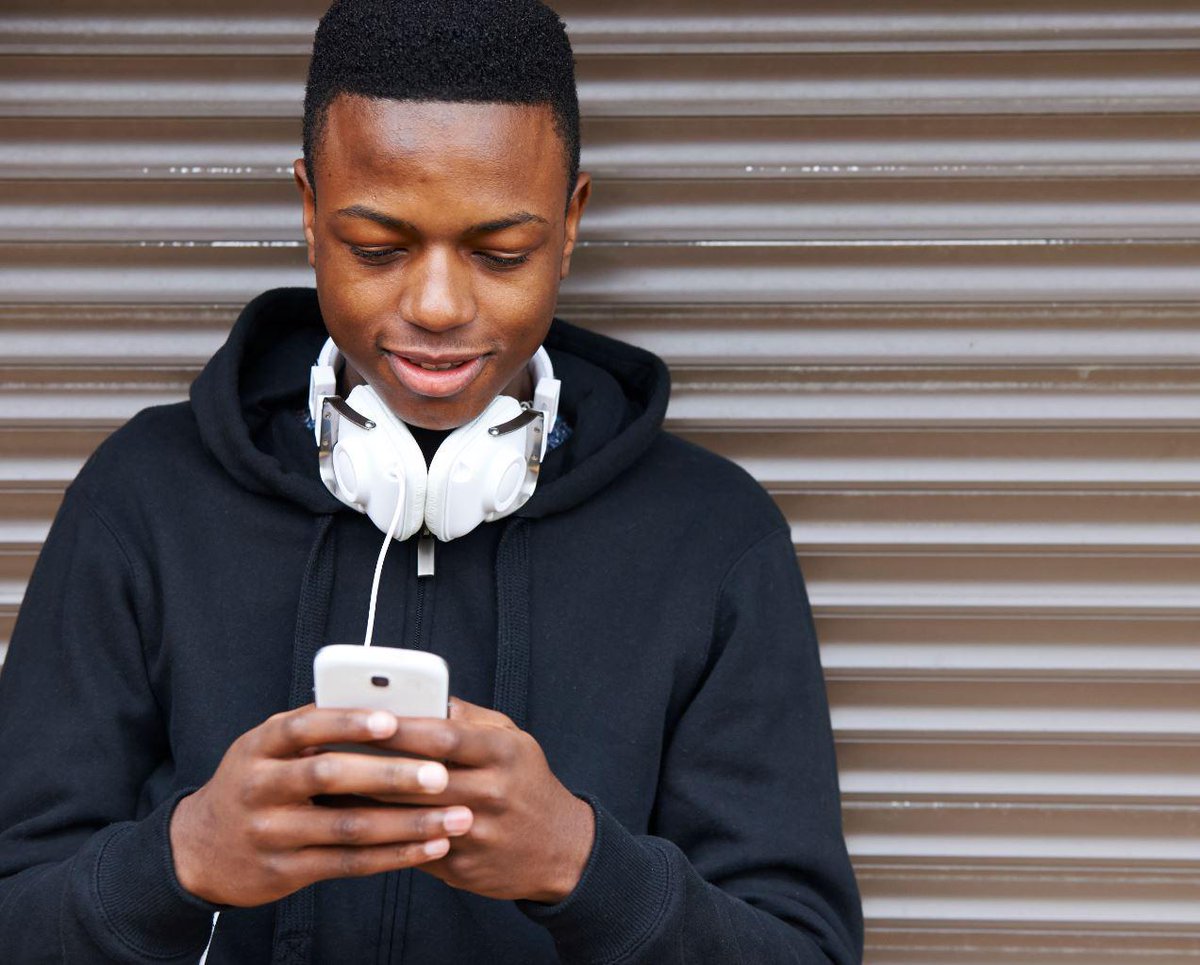 Hopelab's tweet photo. Can texting make you a kinder person? @HopeLab asks teens 13-18 to join #texttoconnect http://t.co/hqUUfWr7Mn http://t.co/PfdClQnoAA