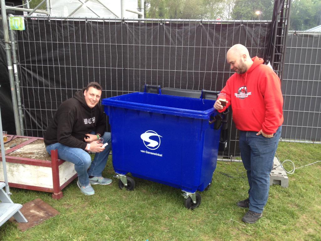 weitcity's tweet photo. Onze eigen container @W_bierfeesten #WBF15 #WCS5 http://t.co/CAh5NOz6g8