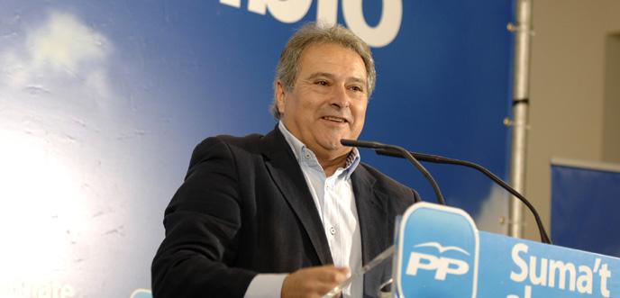 popularsval's tweet photo. Comunicado del presidente del @PP_VAL y de la @dipvalencia, #AlfonsoRus http://t.co/MShzrvmAUZ http://t.co/Jyhh6PY8gs