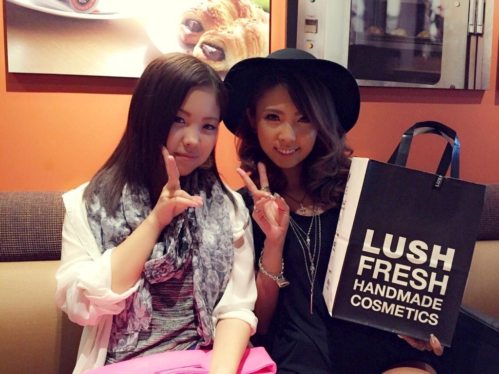m_maina_jm's tweet photo. 今日は社長とMELOちゃんに会った♡
もぉ幸せすぎた〜♪♪
早めのプレゼント喜んでもらえて
よかったー♡♡
もぉーだいすきすぎますね♡
とりあえずダイエット1番頑張る！ http://t.co/mDPJTRKlHH
