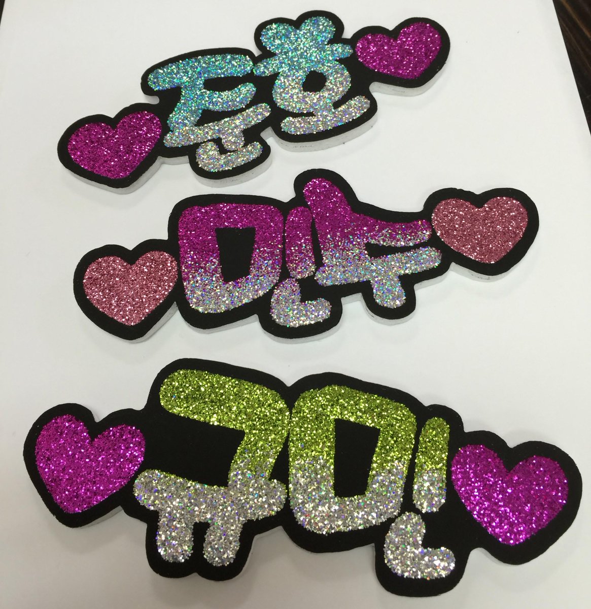 J Pop K Pop応援うちわ専門店 Sur Twitter Bee Shuffle のペンライト用応援文字完成 ３人お揃いでハート付の名前を作り ペンライトに付けました 可愛いね Http T Co 5tku5jxdvg