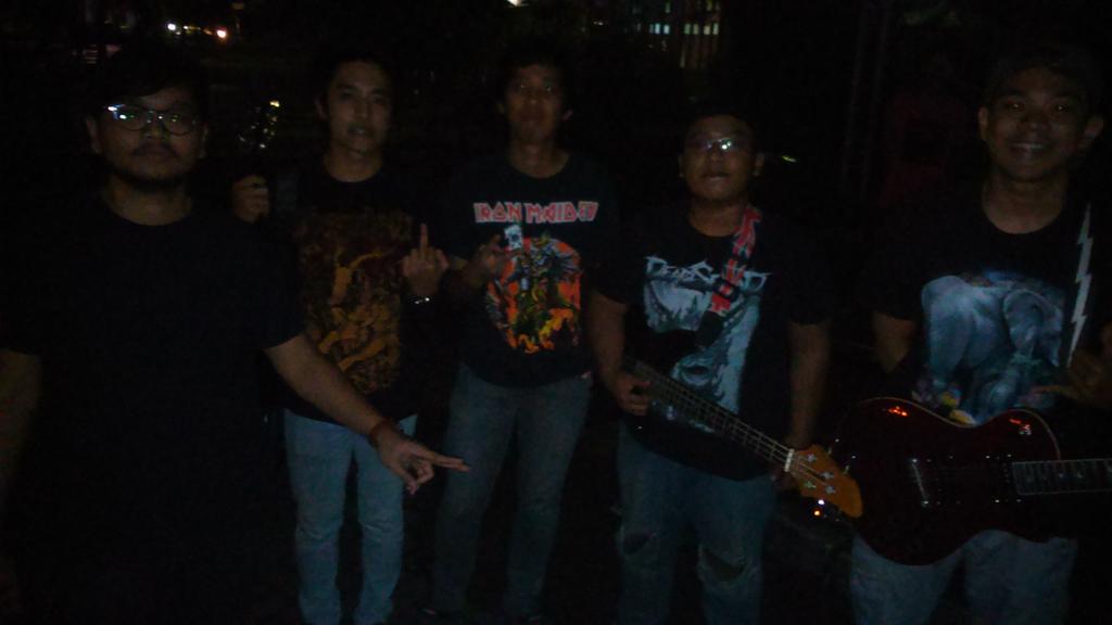 VerdictOfficial's tweet photo. We're going to rock the stage! http://t.co/nDG1sjWwKy