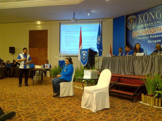DppGamki's tweet photo. Bakal Calon Ketua Umum: Michael Wattimena sdg diuji kriteria oleh Majelis Ketua, disaksikan Astri Litha (duduk) sbg http://t.co/zGjMoWHXfM