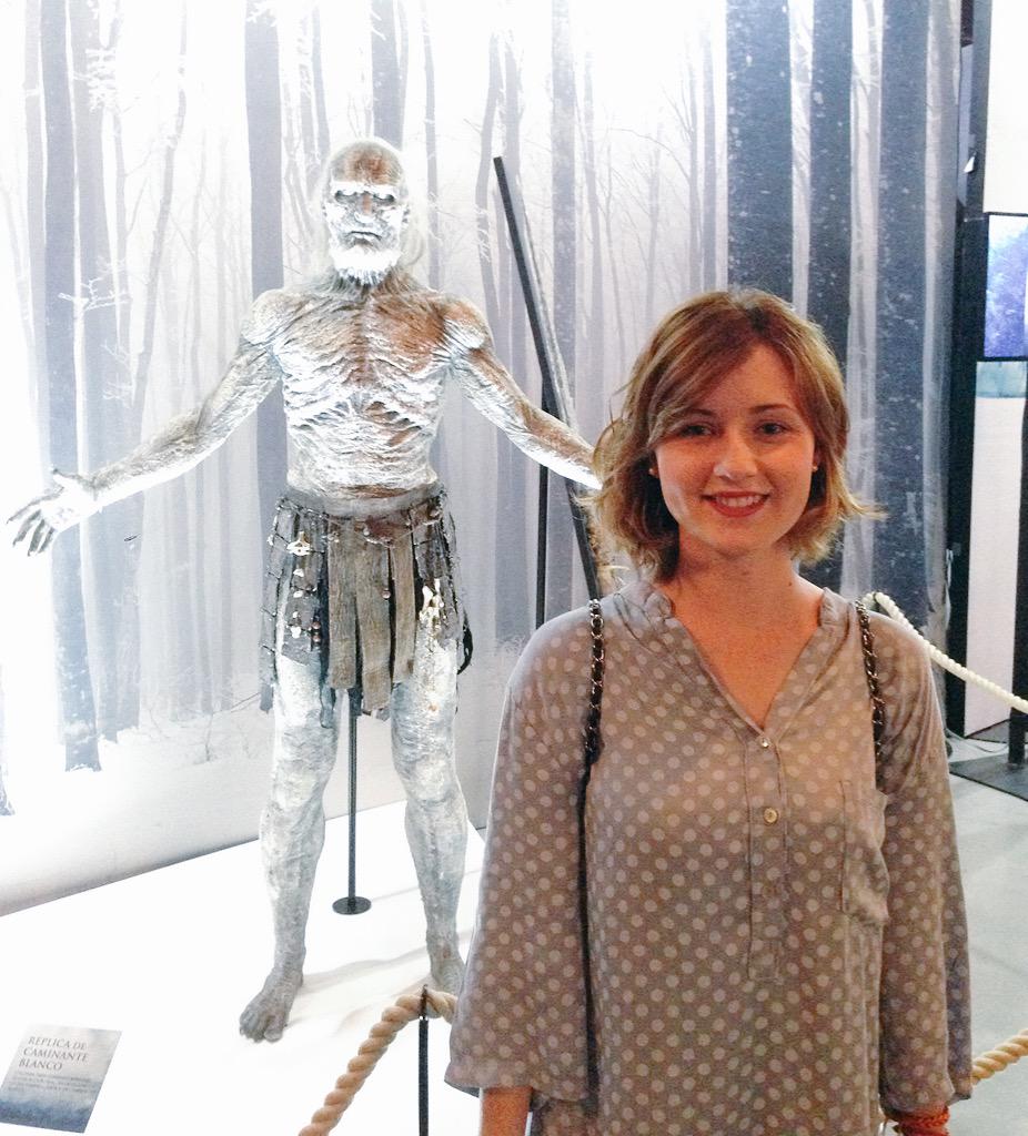 Nos hemos encontrado a Sansa Stark tonteando con un caminante blanco. Como se entere Ramsay... #VivePoniente