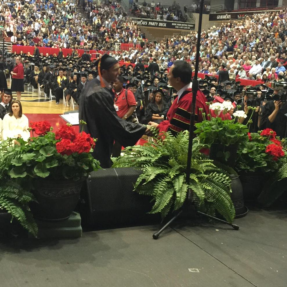 RobforOHIO's tweet image. Congrats to my fellow engineers graduating today. #ucgrad15 #weengineerbetter