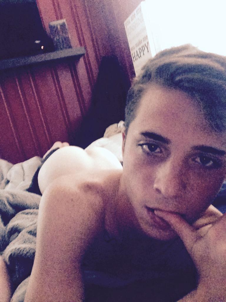 BryceaXx's tweet photo. Happy Saturday #gay #ass #gaymen #Follow #teamgay #naked #gayboys http://t.co/0mpF9Uni8r