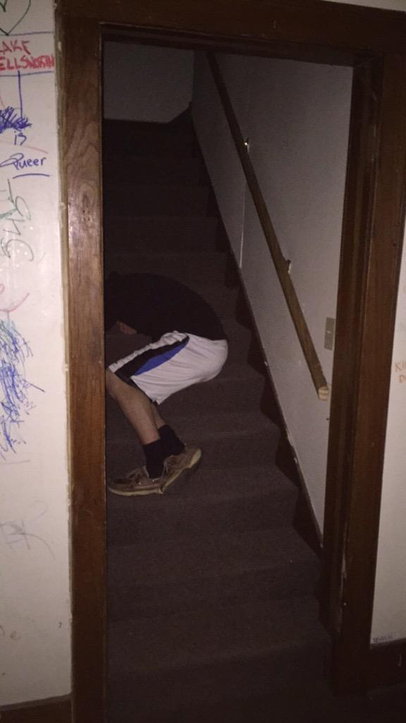 ManHanson76's tweet photo. The struggle when you live next door @A_Millie22 http://t.co/rg5Qqdi6iH