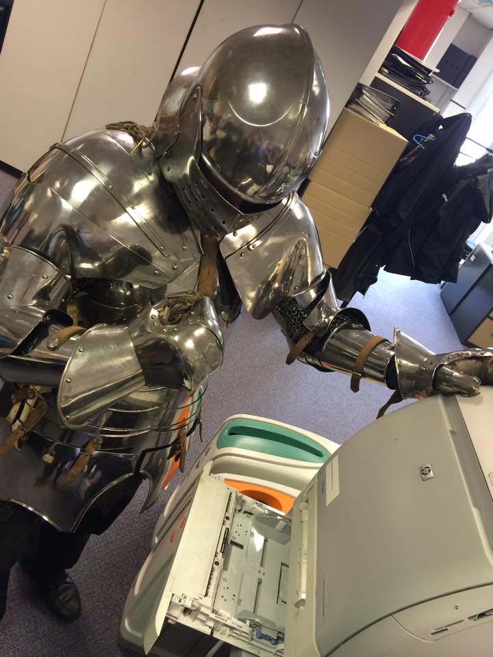 GrumpyKnigh1's tweet photo. Printer's out. Typical. #Campaigning #MatN2015 #VoteNow @Royal_Armouries #TechnicalDifficulties #GrumpyKnight http://t.co/S8RBt7Gv8H