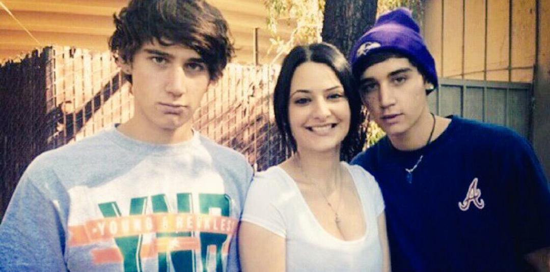 HAPPY BIRTHDAY TO MY FAVOURITE TWINS. 20 ALREADY. JESUS, time foes really fast  