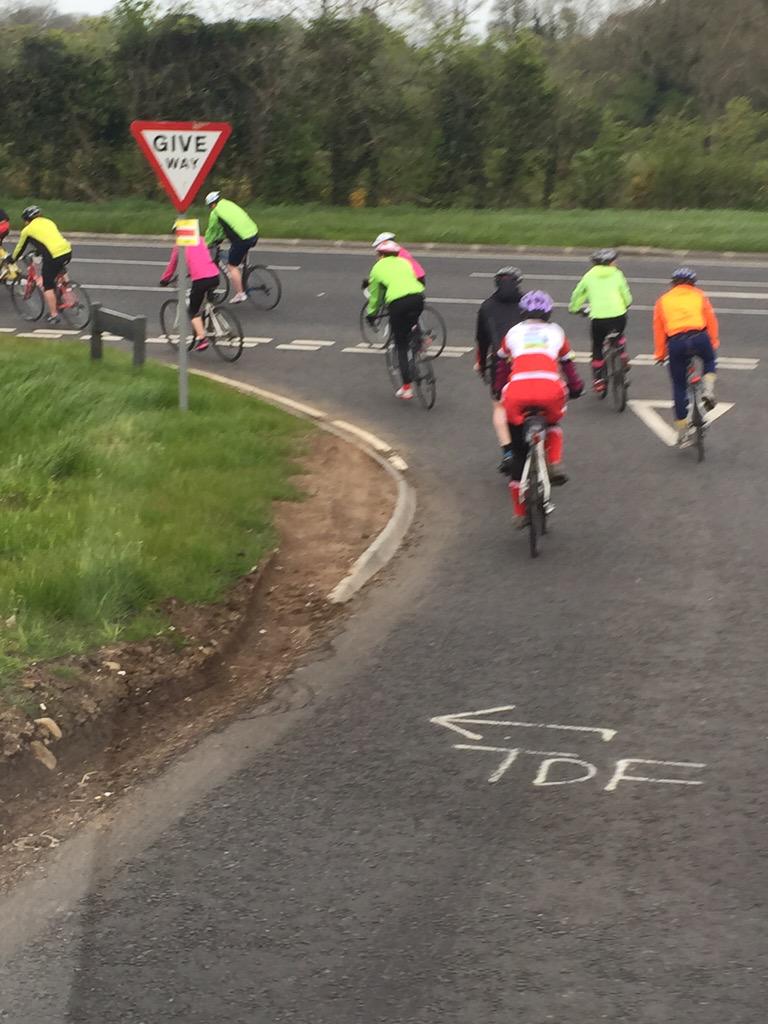 silomchugh's tweet image. Great effort by all cyclists and volunteers from @lamhdheargclg to reach @KilleavyGAA &amp;amp; @CrokePark #TourdeFitz #pips