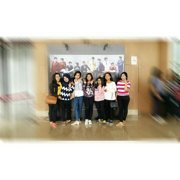 Ini perwakilan trip elfpkucity yg pergi ke ICE tadi siang utk nukarin tiket. Elf are you for tomorrow??????!!