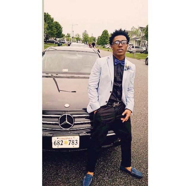 _T30K's tweet photo. πππ #prom2k15 @PromPics015 #PromPics015 #PromPics2015 @prompics_2015 http://t.co/kQTzYFQize