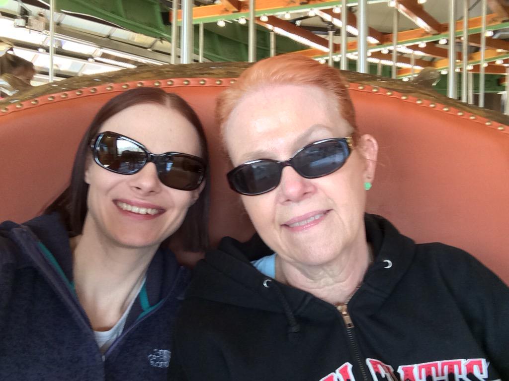 xxs121's tweet photo. Spending the day at the Zoo!! #CarouselRides @clemetzoo @angeldark1325 @diver259 http://t.co/kFzu36sQGg