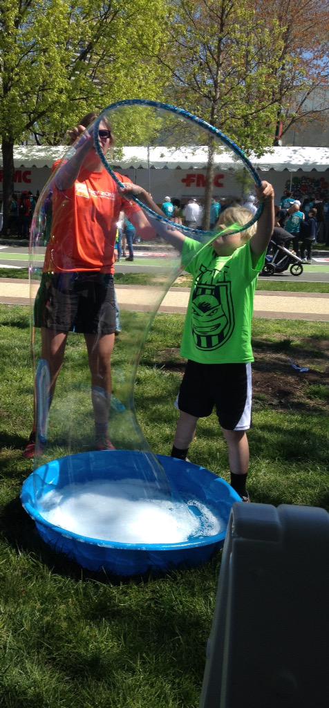 btrotterteacher's tweet image. Bubbling fun! @21CyberSchool #sciencefest #cyberstrong