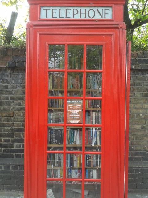 Book_Aid's tweet photo. Look at this awesome mini library our Head of Comms @jay_faulks found in Lewisham! #improbablelibraries http://t.co/qVvVwofQDC