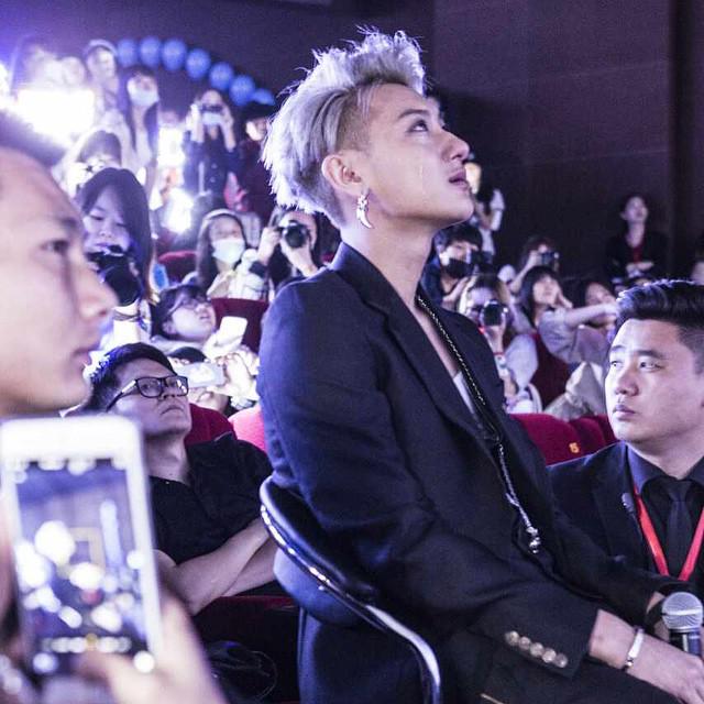 XOTAO_HZTAO's tweet photo. 150503 황쯔타그램)谢谢你们一直在我身边。나믿고있은사람정말감사하고너무 사랑해요~ I love you so much.Thank you～ 타오야 사랑해 ㅠㅠ http://t.co/REV7HpD5B8
