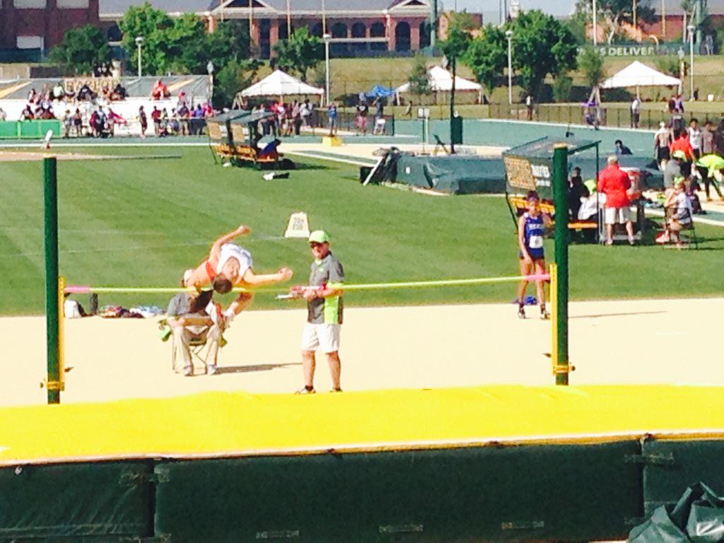 Coach_Luedecke's tweet photo. Congrats @JonesRayne finishing 2nd Region 2 6A girls high jump #StateBound #LTTrack http://t.co/LwqF5hvWGz