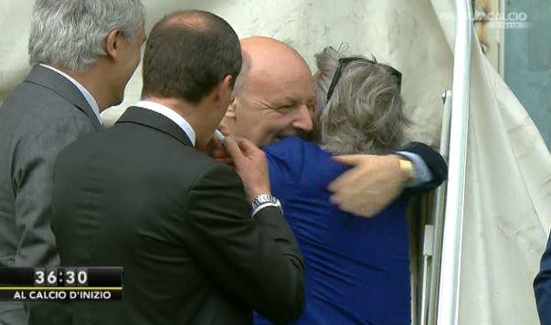 CEAuzQ1VIAIule2.jpg