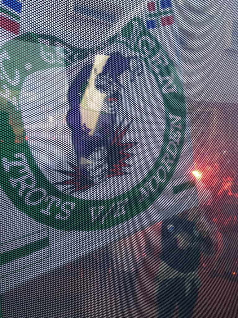 Nickvdvelden23's tweet photo. Mooi om te mee te maken dat er zoveel mensen ons steunen! Het leeft enorm, morgen de grote dag #bekerfinale http://t.co/Bi5SkzQmQo