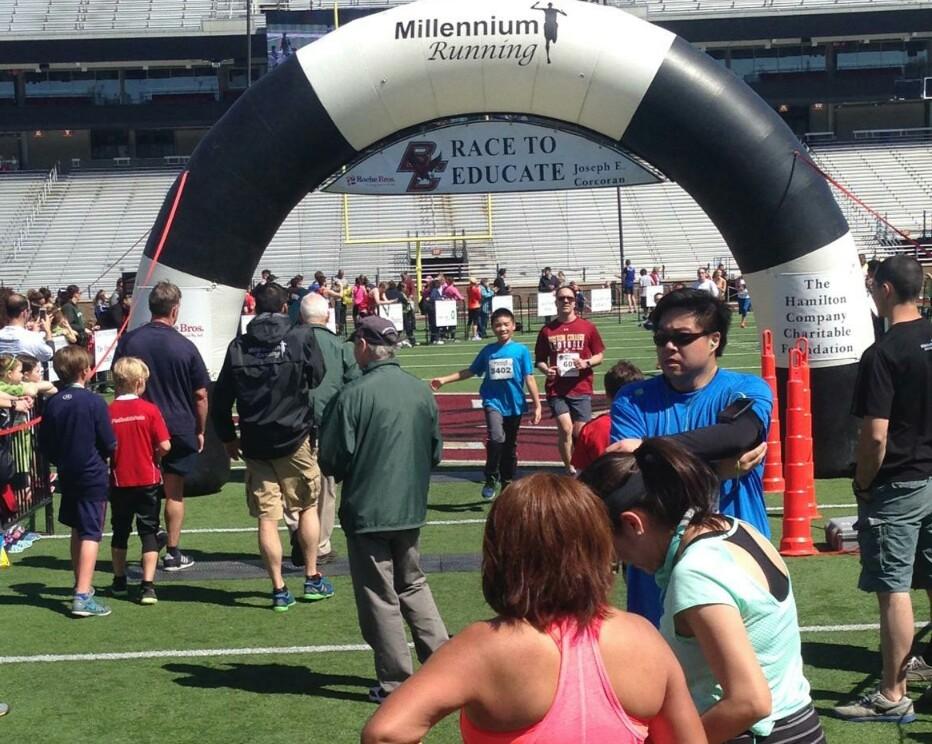 BostonCollegeIT's tweet photo. Great @BCRacetoEducate today! @BCBradBates tore up course, no one better at water distribution than @BCHockeyNews. http://t.co/oJWOuHvuVt