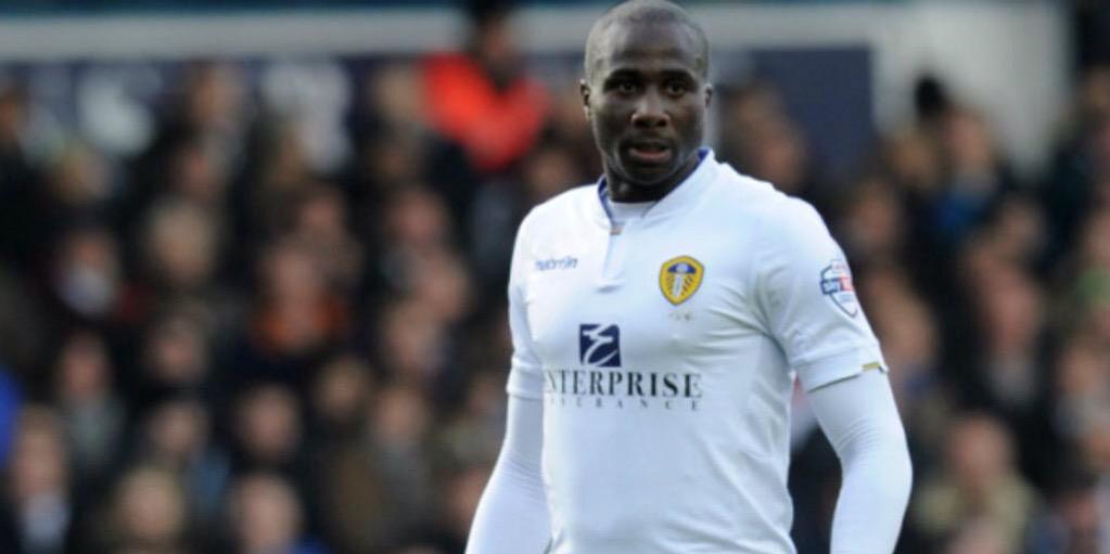 LUFCpolls's tweet photo. Should #lufc sign Sol Bamba permanently this summer?

RETWEET for YES.
FAVOURITE for NO. http://t.co/9GlJkXEOyR