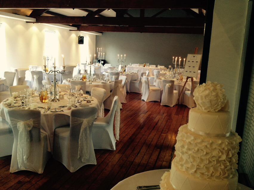 castlefield92's tweet photo. Ready for the wedding breakfast with Donna and Deran http://t.co/9NwAqXnTNU