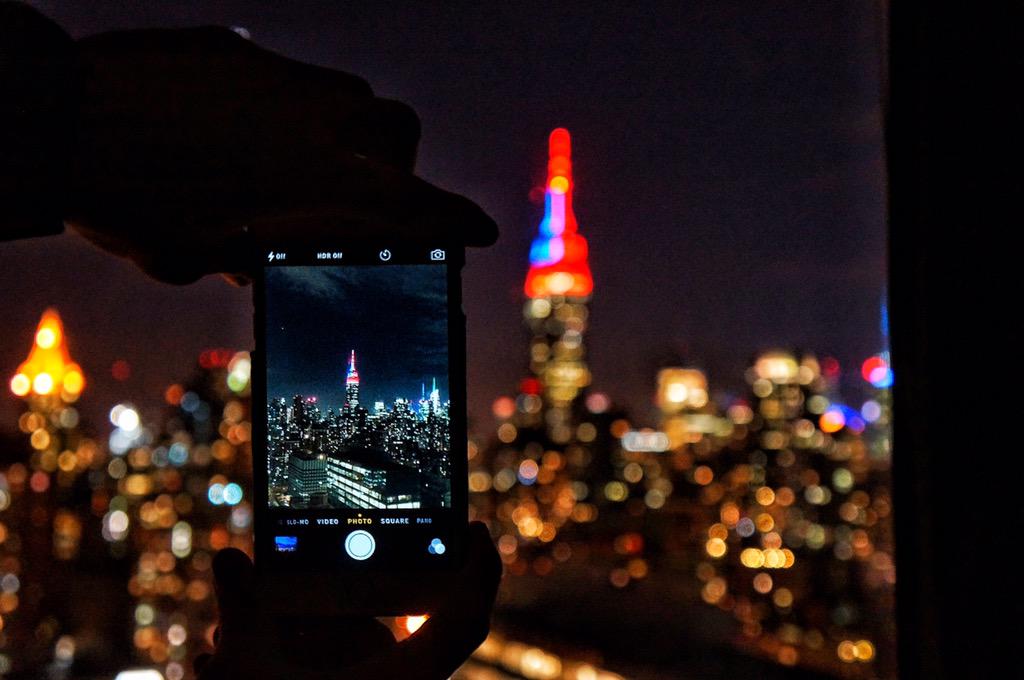 GrungyGentleman's tweet photo. || Way ⬆️ || Last night's @whitneymuseum  #EmpireStateBuilding light show shot x @nydoorman. #NewYork #WhitneyMuseum http://t.co/9C5tzFjN9A