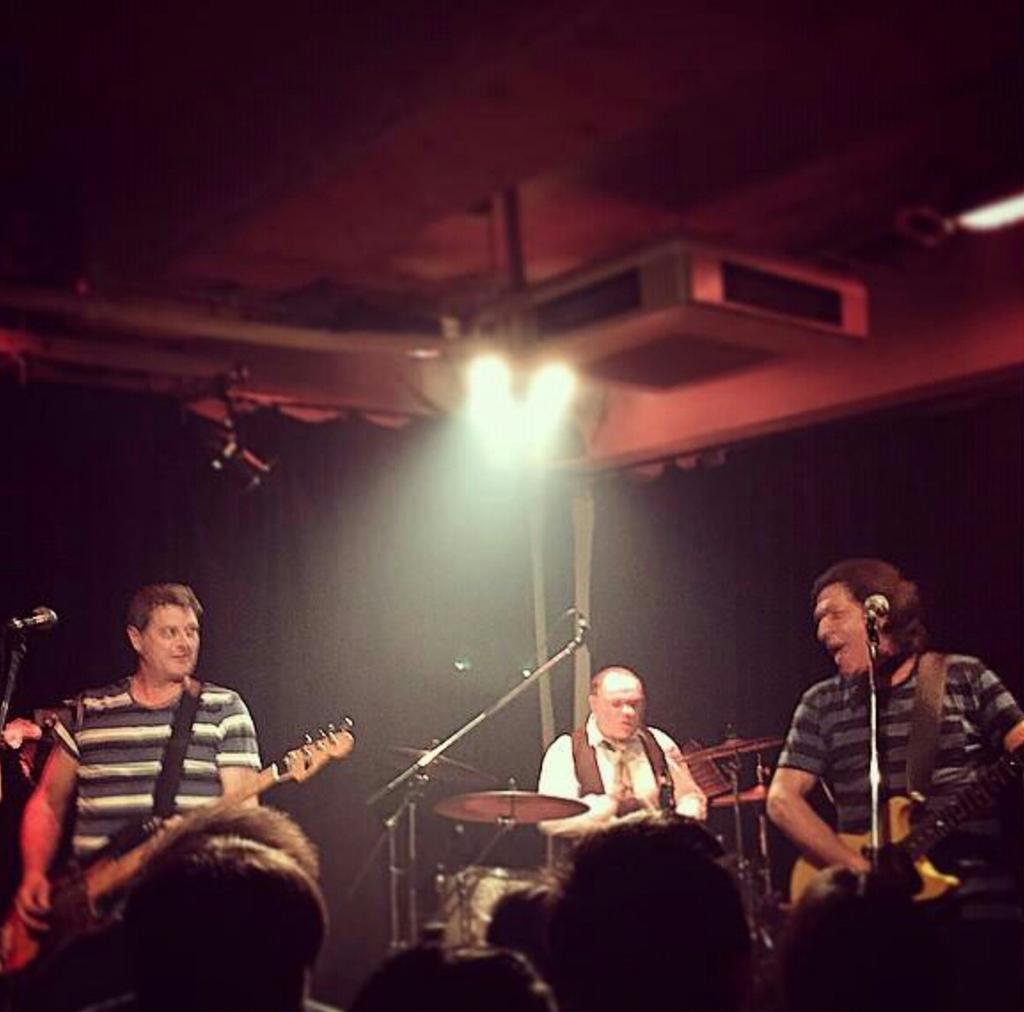 moatanderalove's tweet photo. 下北沢THREE DM3来日ライブ最高！
グレートモンスターロックンロール
The Playmates！The Tweezers！
MORE FUN！DDDD！！DM3！！！！
最高のロックンロールをありがとう
最も愛の有る夜でした♡ http://t.co/6s4MOf57rj