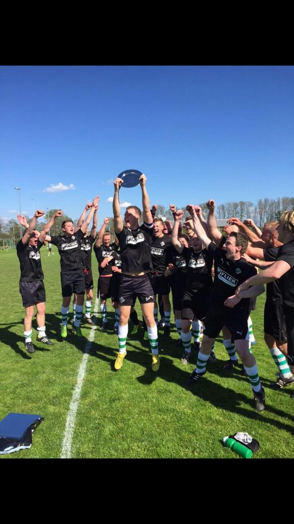 Genemuiden4's tweet photo. #super8e #super8e #super8e #super8e #super8e #super8e #super8e #kampioen #kampioen #kampioen #kampioen #kampioen http://t.co/hcJ6Tkmhap