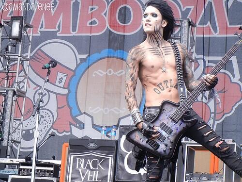 SoulcssDeath's tweet photo. @IncarnatedFury "way too sexy" http://t.co/DwgEFlUcs5
