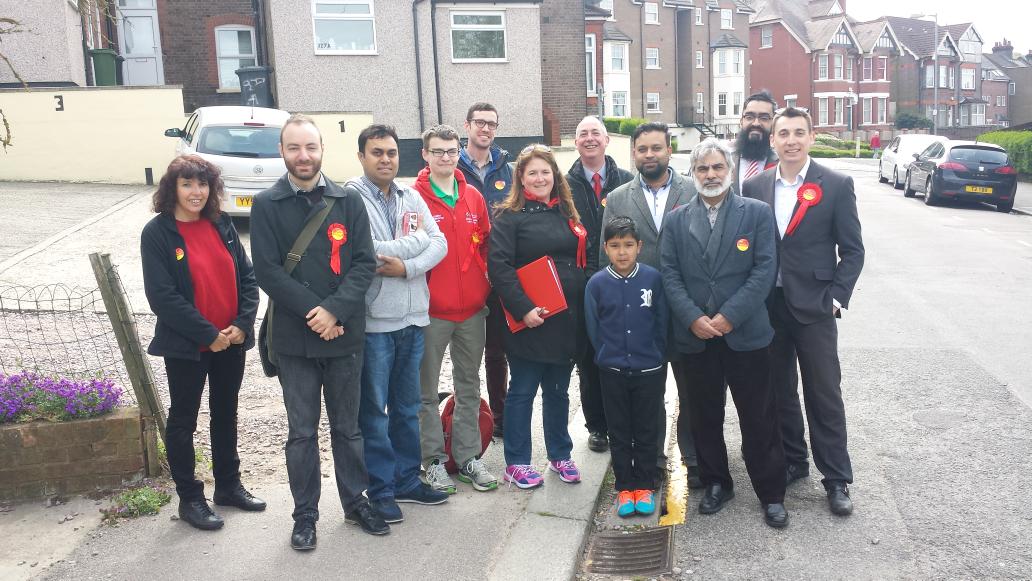 Cllr Yaqub Hanif (@yaqubhanif) on Twitter photo Another day another superb canvass of #RoundGreen #Luton #VoteLabour <a href="/gavinshuker/">Gavin Shuker</a> <a href="/RiversMarkD/">Mark Rivers</a> <a href="/rach_hopkins/">Rachel Hopkins MP</a> Another day another superb canvass of #RoundGreen #Luton #VoteLabour <a href="/gavinshuker/">Gavin Shuker</a> <a href="/RiversMarkD/">Mark Rivers</a> <a href="/rach_hopkins/">Rachel Hopkins MP</a>