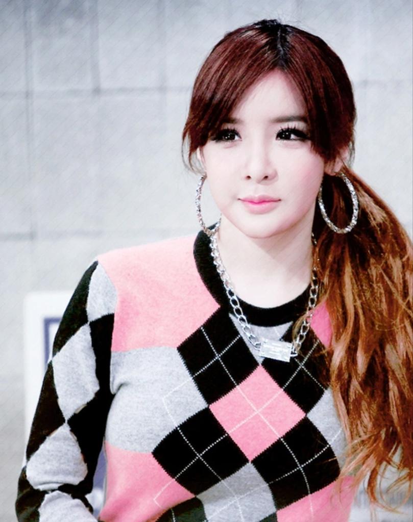 rtbias's tweet photo. ☆ RT if Park Bom is your bias ☆ http://t.co/Slq9Q2Lwfk