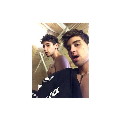 HAPPY BDAY TO MY FAVORITE TWINS IN THE WORLD I LOVE U BOTH SO MUCH   