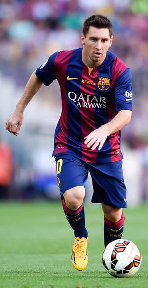 nightmaremessi's tweet image. Who's is better right now?

RT for Messi.
FAV for Ronaldo.