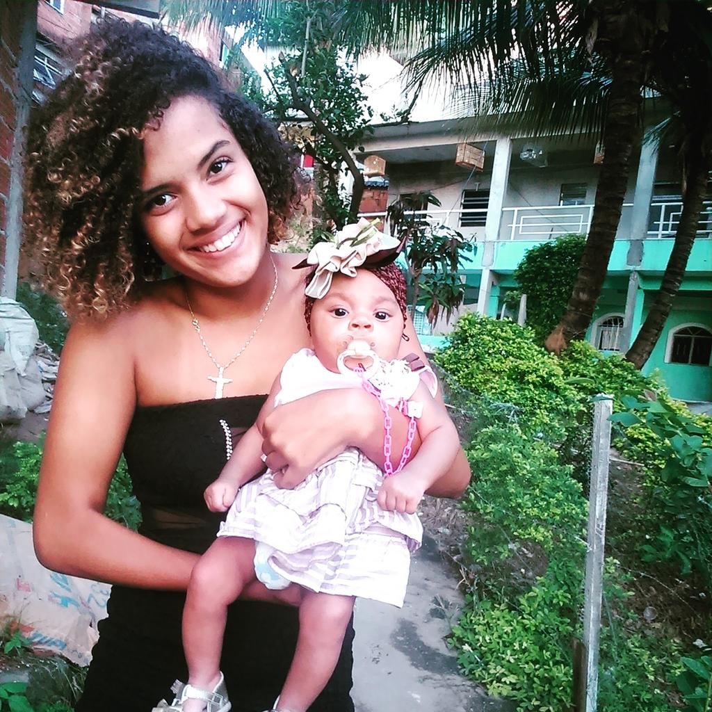 Bibibraba's tweet photo. Minha bebê maissss linda #Layanne👧💖💕😻 http://t.co/hSJCtRPSCF