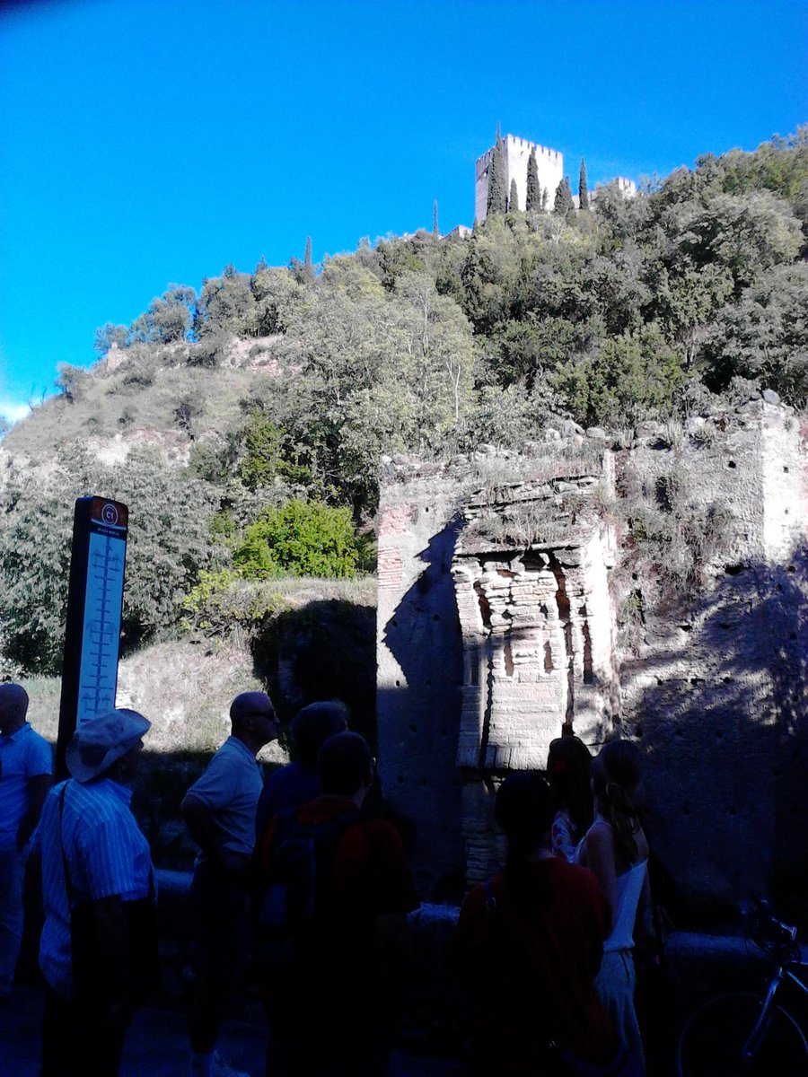 quinto paseo #janeswalksgranada junto  camino desde la puerta de los tablreros hacia la fuente del avellano